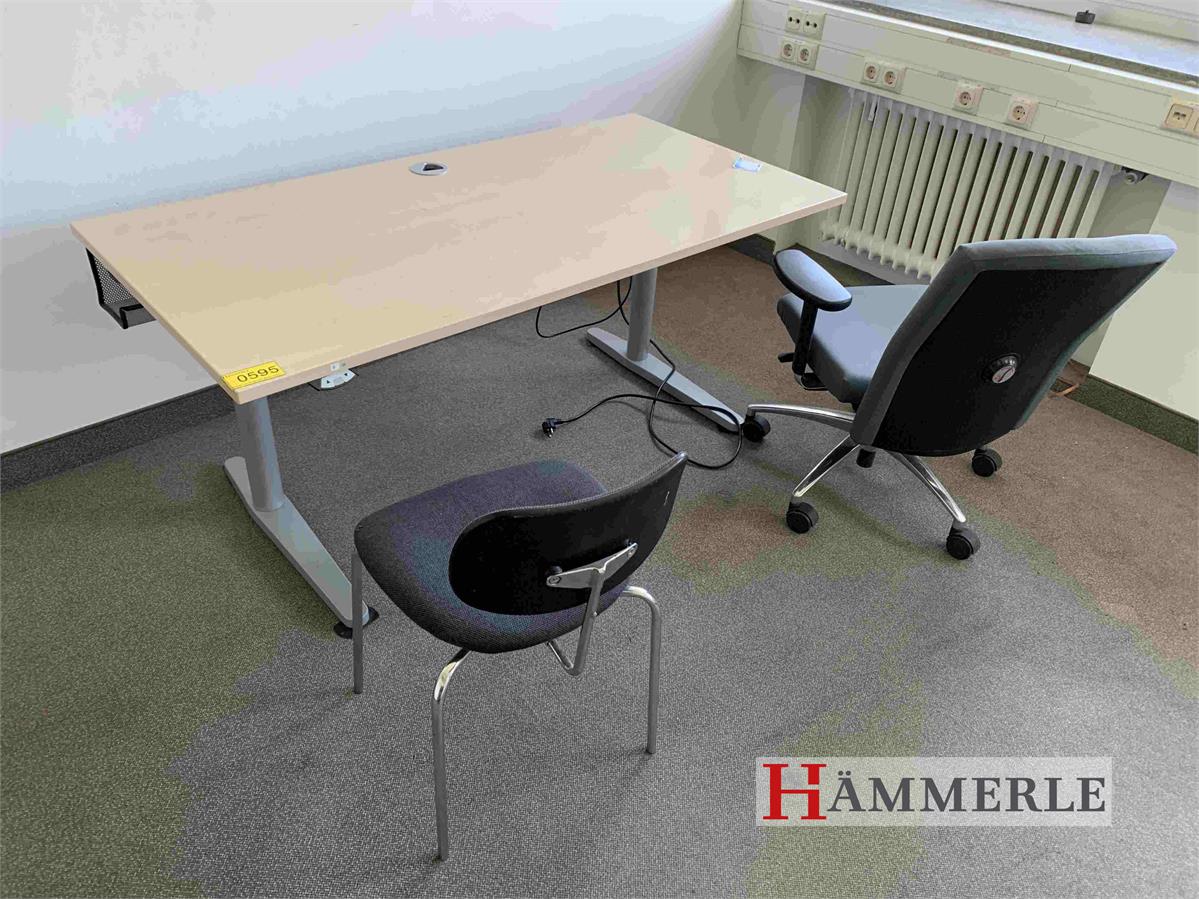 Schreibtisch